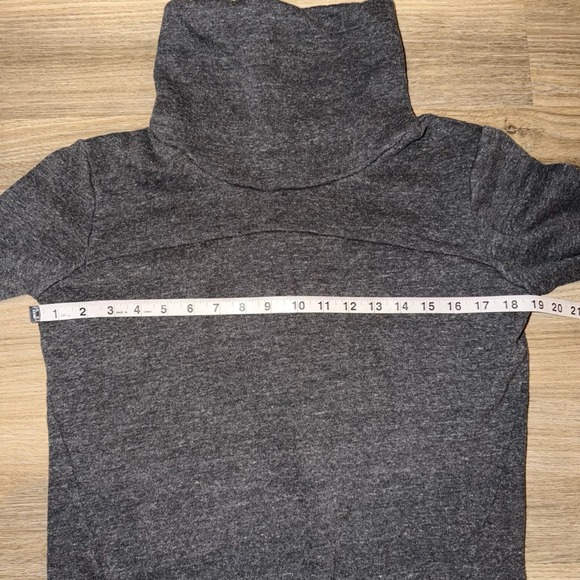 ALO Yoga Haze Turtleneck Pullover Sweatshirt Gray M Women's See Measurements - Picture 5 of 8